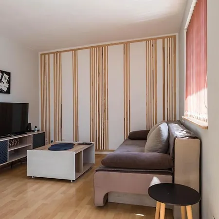 Cozy Space Near Grand Mall Apartment