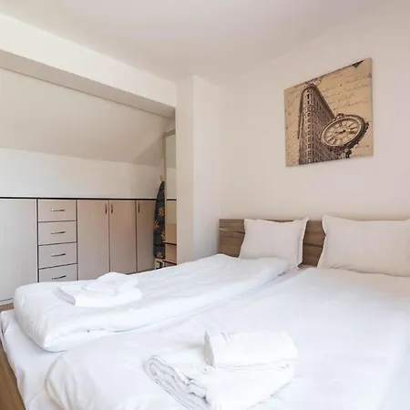 Cozy Space Near Grand Mall Апартаменти *