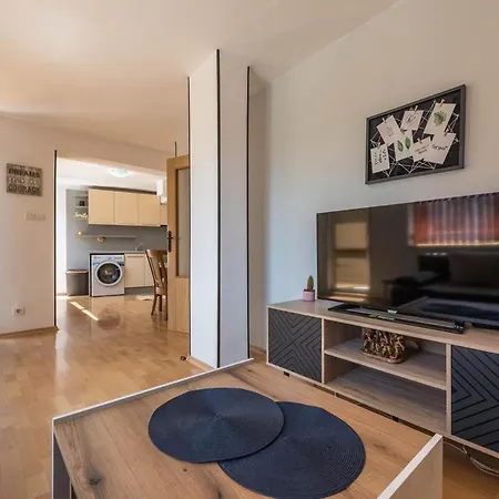 Apartment Cozy Space Near Grand Mall Warna