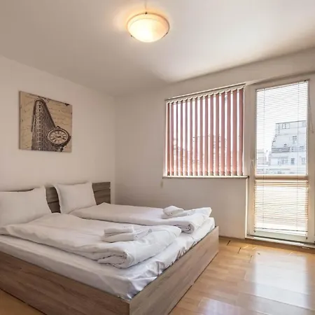 Cozy Space Near Grand Mall Апартаменти *